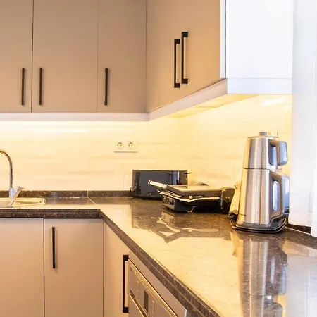 Fully Furnished And Stylish In * Smirne