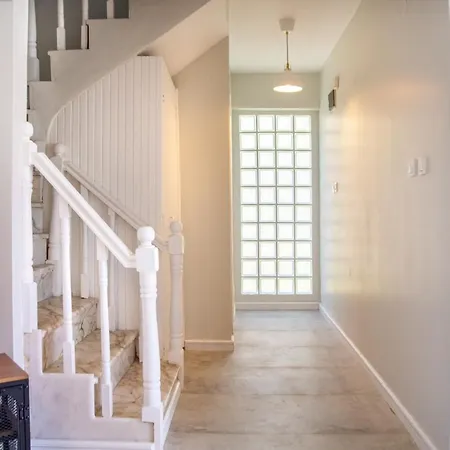 Fully Furnished And Stylish In