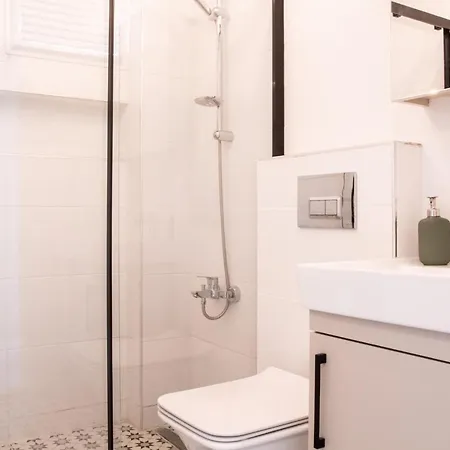 酒店 Fully Furnished And Stylish In 3*