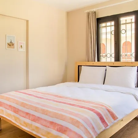 Villa Fully Furnished And Stylish In *